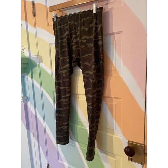 Virus Camo Compression Leggings Medium | Woodland Camo Athletic Base Layer Pants - Picture 3 of 9
